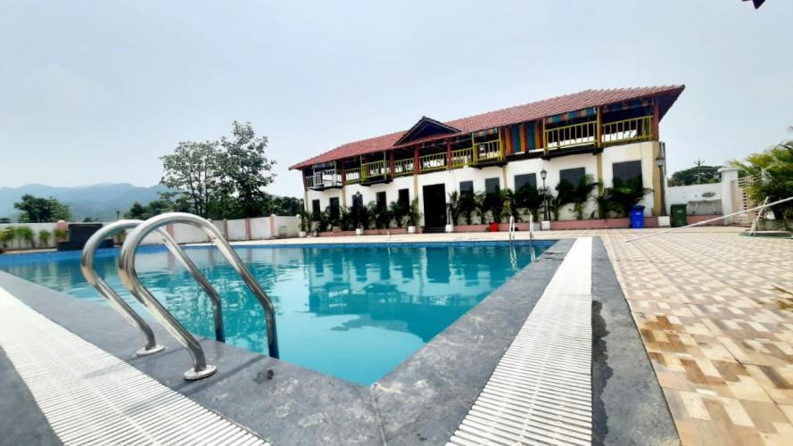 Siriki Resorts Srungavarapukota Exteriör bild